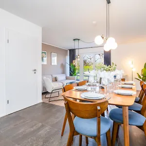 Wohnglueck Frisches & Gemuetliches Design Mit Bbq, Garten & Arbeitsplatz Augsburg